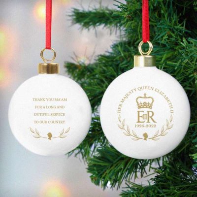 (image for) Personalised Queens Commemorative Wreath Bauble