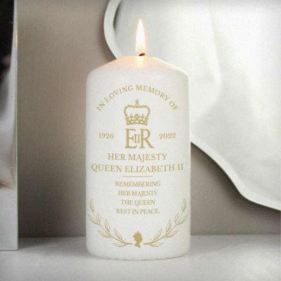 (image for) Personalised Queens Commemorative Wreath Pillar Candle