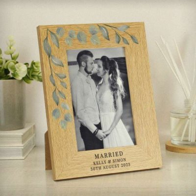 (image for) Personalised Botanical 6x4 Oak Finish Photo Frame