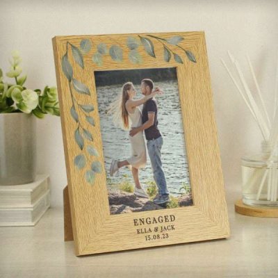 (image for) Personalised Botanical 6x4 Oak Finish Photo Frame