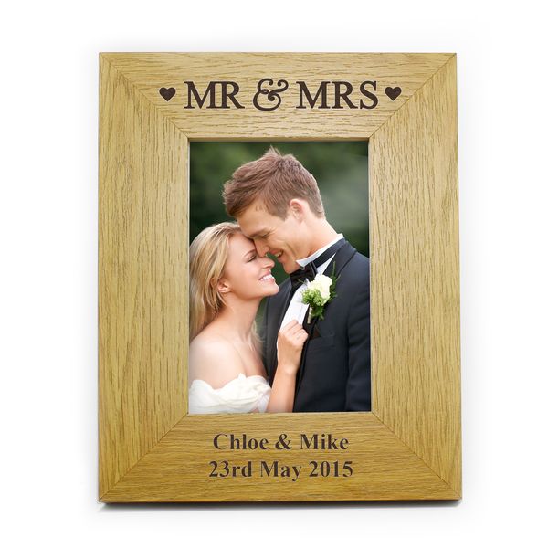 Modal Additional Images for Personalised Oak Finish 6x4 Mr & Mrs Photo Frame