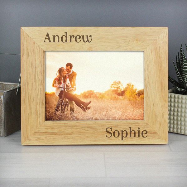 Modal Additional Images for Personalised Oak Finish 6x4 Couples Photo Frame